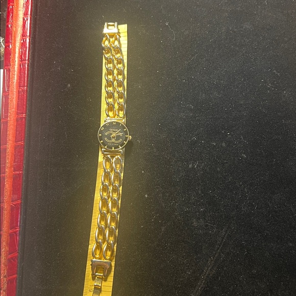 Elegant Chanel Gold Chain Bracelet Watch - Picture 9 of 10